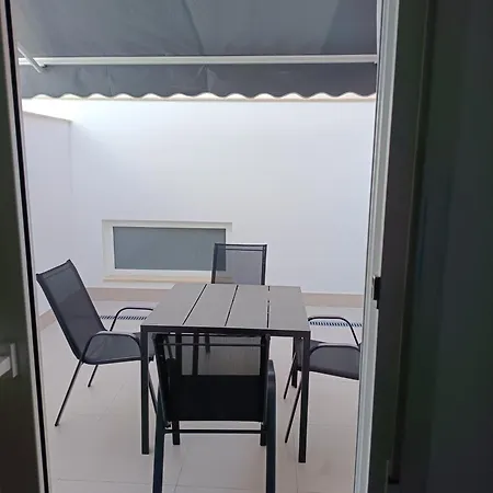 Rosas Pensión 3*